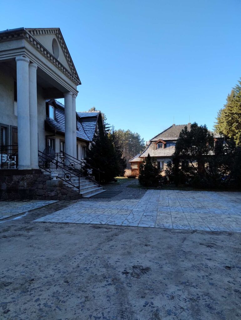 Agroturystyka w dworku w stylu myśliwskim, klimatyczny pensjonat.